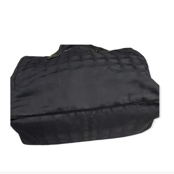 Authentic Vintage Chanel New Travel Line Tote Bag - Picture 2 of 14